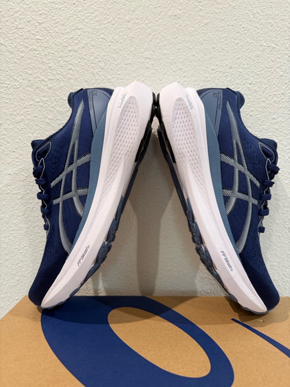ASICS GEL KAYANO 30 (8.5M / 10W)